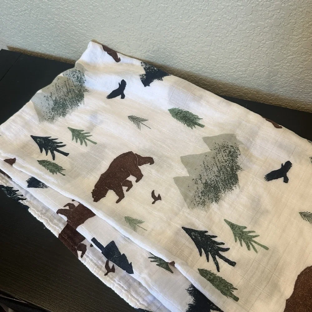 Saranoni Bamboo Cotton Muslin Swaddle Blanket Yosemite Bear Tree Mountain 46x43